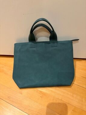 Dark Green Handbag with zipper top and shoulder strap